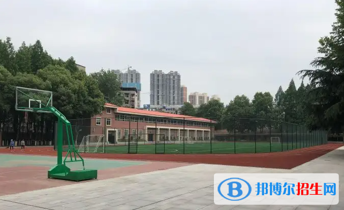 武外英中國際學(xué)?？孔V嗎2