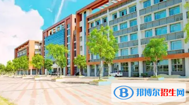 南海外國(guó)語(yǔ)學(xué)校初中部2023年學(xué)費(fèi)標(biāo)準(zhǔn)
