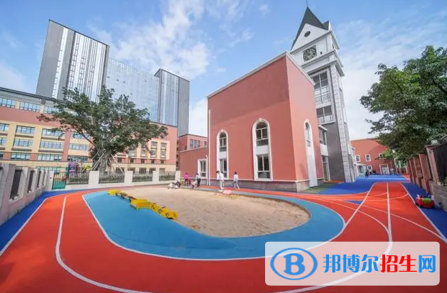 牛津國際公學(xué)成都學(xué)校初中部怎么樣