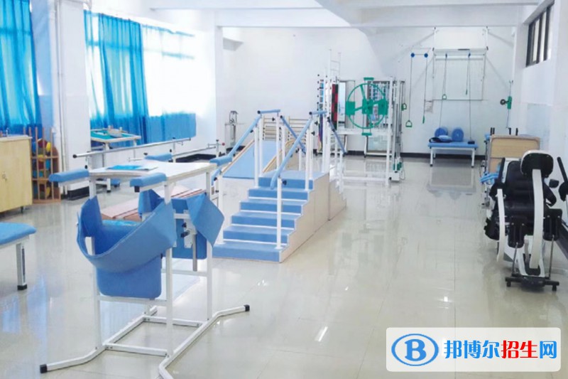 云南2023年衛(wèi)校與中專哪個(gè)好