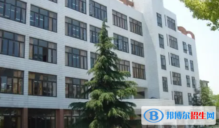 上海交通大學(xué)附屬中學(xué)2023年學(xué)費(fèi)、收費(fèi)多少 