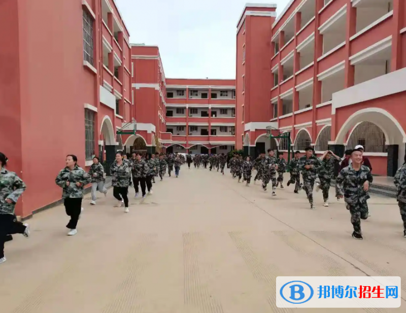  云南2023年職高好還是中專學(xué)校好