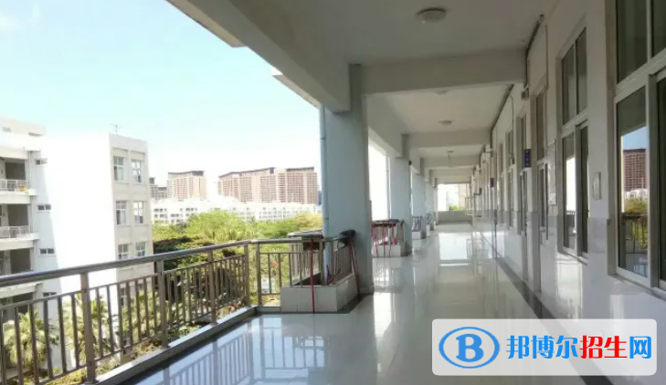 三亞市第一中學(xué)2023年學(xué)費(fèi)、收費(fèi)多少