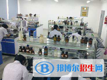 云南2023年男生讀衛(wèi)校學什么好
