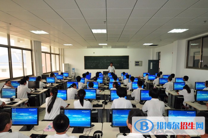 四川2023年職業(yè)技術(shù)計算機學校哪個專業(yè)好