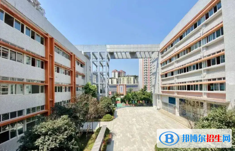 重慶史迪威外語學(xué)校初中部2023年學(xué)費標準