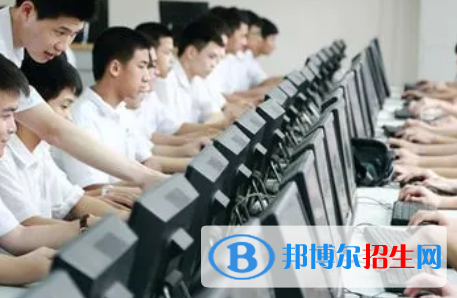 廣西2023年讀計(jì)算機(jī)學(xué)校一年要多少錢(qián)