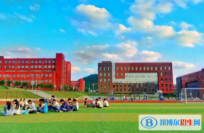 貴州2023年鐵路學(xué)校學(xué)費多少