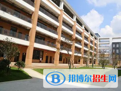 華一劍橋國際學(xué)校2023年學(xué)費(fèi)標(biāo)準(zhǔn)