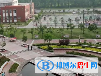 長江藝術(shù)工程職業(yè)學(xué)院是大專還是中專（長江藝術(shù)工程職業(yè)學(xué)院）