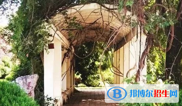 甘肅省慶陽第一中學(xué)2023年學(xué)費(fèi)、收費(fèi)多少 