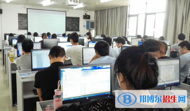 蘭州2023年計算機(jī)學(xué)校要讀幾年