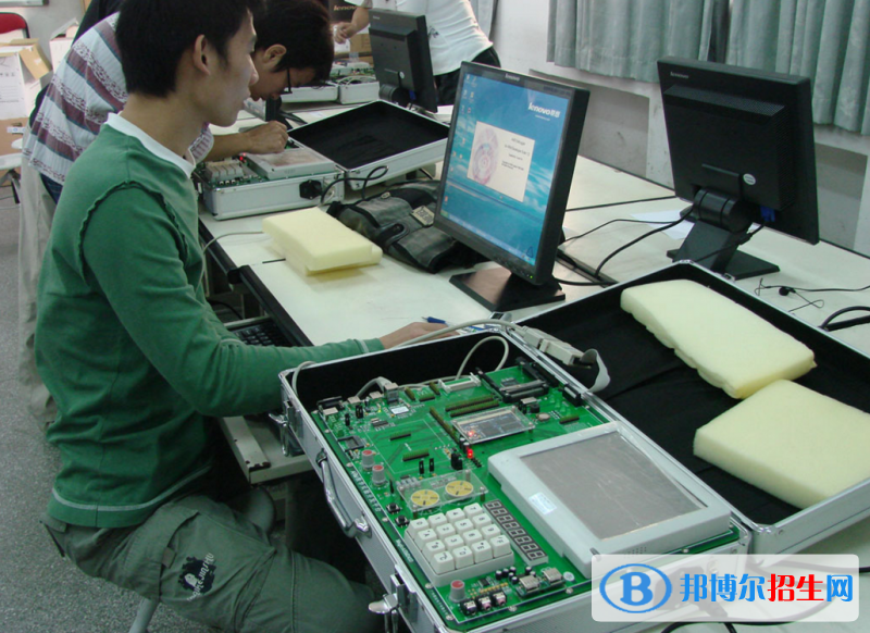 蘭州2023年讀計算機學校需要什么