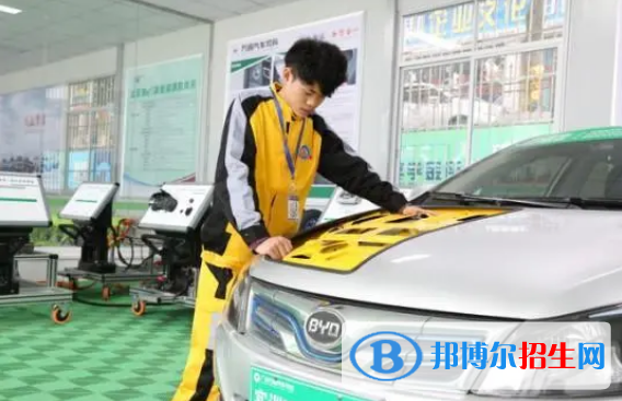 陜西2023年中專學(xué)校有哪些專業(yè)適合男生