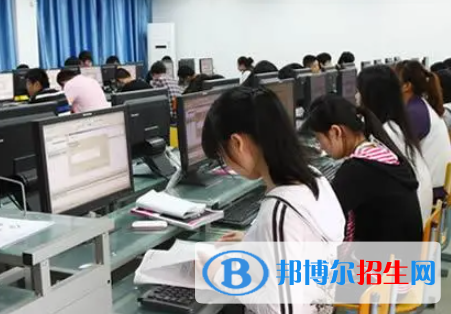 廣東2023年女孩上計算機(jī)學(xué)校學(xué)什么好