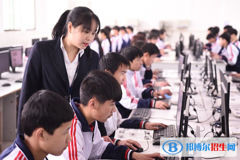四川2023年計算機學校適合女生學嗎