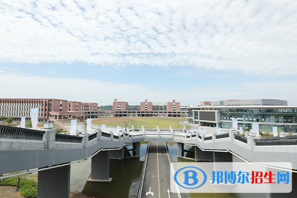 四川化工職業(yè)技術(shù)學(xué)院單招2023年學(xué)費是多少