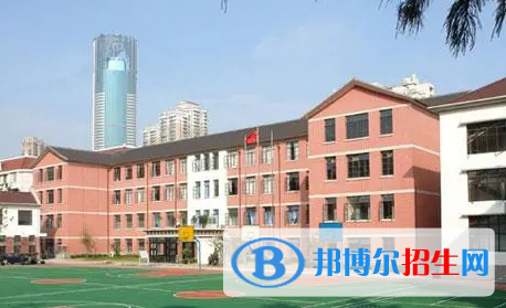 上海盧灣高級(jí)中學(xué)國際部2023年報(bào)名時(shí)間2