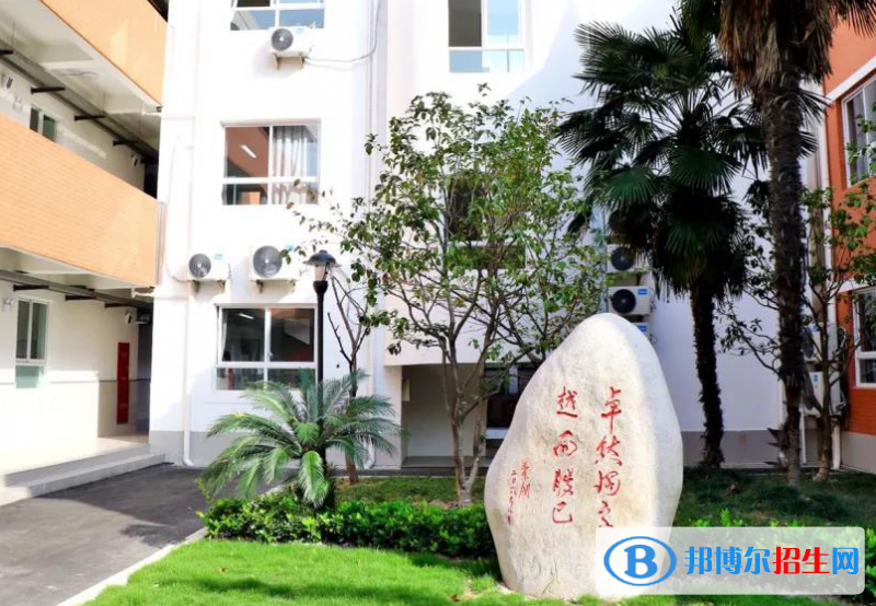上海盧灣高級中學(xué)國際部2023年課程體系