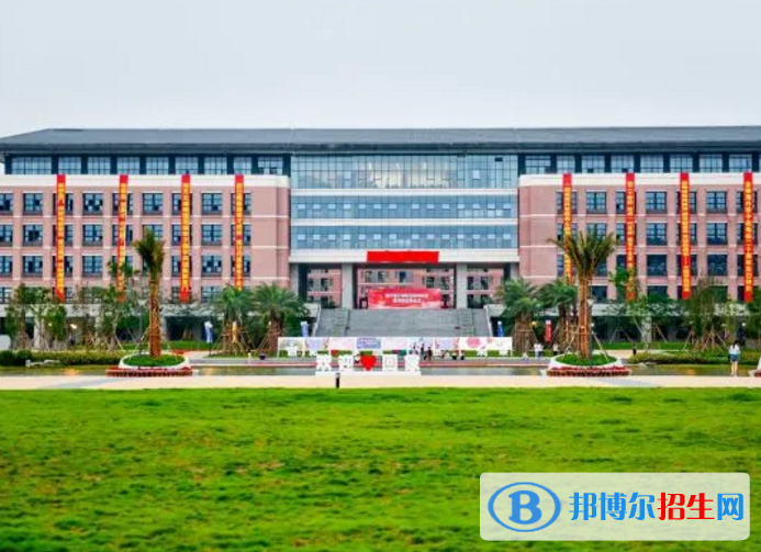 南寧理工學院是不是985大學？