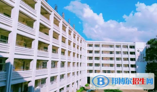 湛江第一中學(xué)2023年學(xué)費(fèi)、收費(fèi)多少 