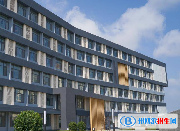青島電影學院是不是雙一流大學？ 