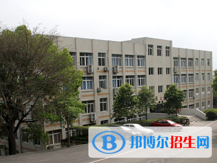 重慶市機(jī)械高級(jí)技工學(xué)校2023年招生辦聯(lián)系電話