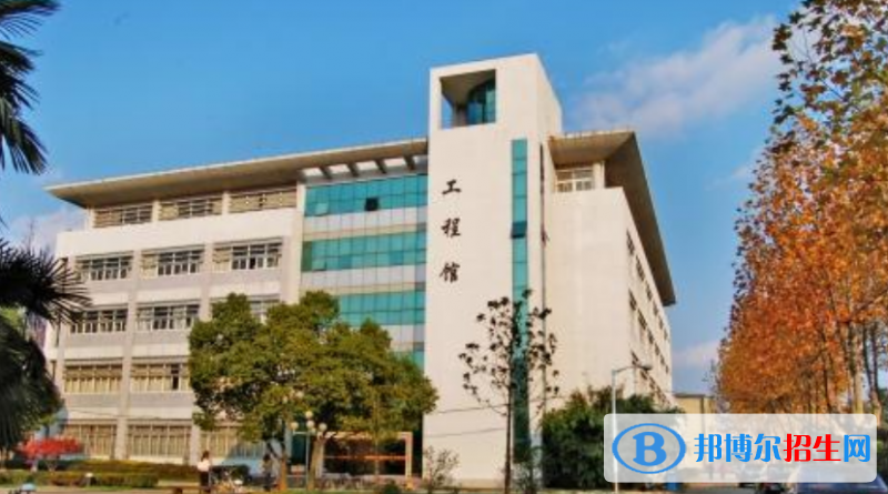 揚(yáng)州大學(xué)廣陵學(xué)院是幾本？是985和211嗎？