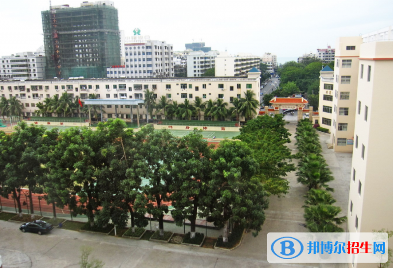 三亞市第二中學(xué)地址在哪里，哪個地區(qū)，哪個城市