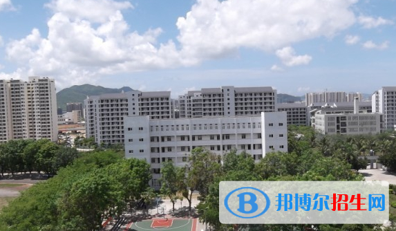 西南大學(xué)三亞中學(xué)地址在哪里，哪個(gè)地區(qū)，哪個(gè)城市
