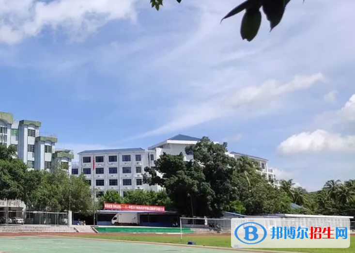 三亞市榆林八一中學(xué)地址在哪里，哪個(gè)地區(qū)，哪個(gè)城市