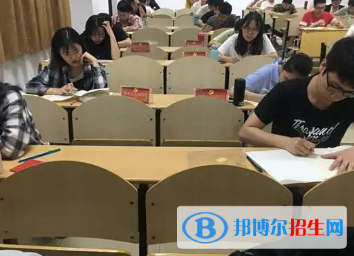 高考滿分作文：水潤向陽木光達平等心（3篇）