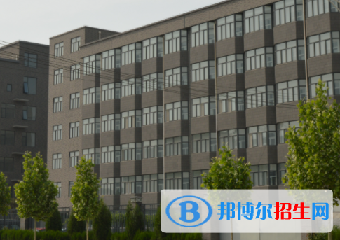 保定工程技術(shù)學(xué)校地址在哪里，哪個(gè)地區(qū)，哪個(gè)城市?