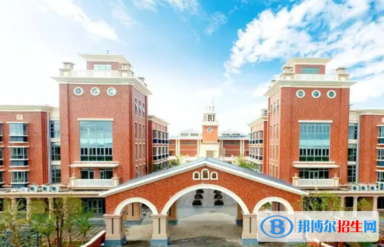 海南華僑中學(xué)觀(guān)瀾湖學(xué)校怎么樣、好不好(2023參考)
