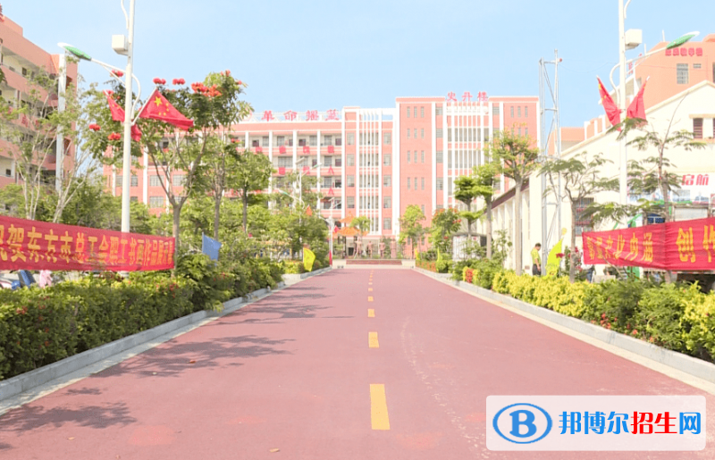 東方市瓊西中學(xué)地址在哪里，哪個(gè)地區(qū)，哪個(gè)城市