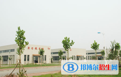 北京輕工技師學(xué)院地址在哪里，哪個地區(qū)，哪個城市?