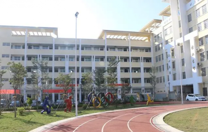 萬寧市第三中學(xué)地址在哪里，哪個地區(qū)，哪個城市