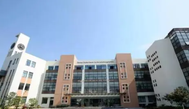 張家港市常青藤實驗中學(xué)地址，乘車路線