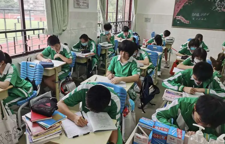 2023年呼和浩特中考成績(jī)?cè)谀睦锊樵?中考成績(jī)查詢?nèi)肟诰W(wǎng)站