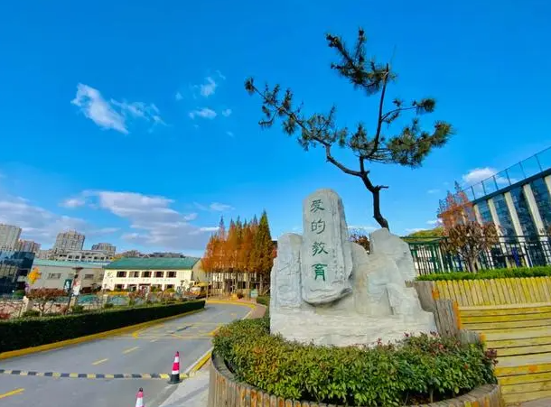 2023年青島銀河學(xué)校報(bào)名時間