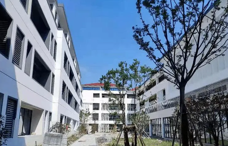 蘇州市相城區(qū)黃埭中學(xué)地址，乘車路線