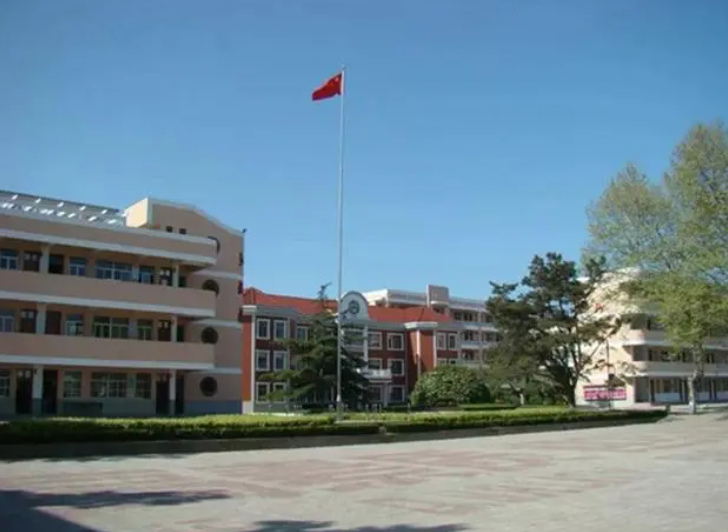 鹽城市龍岡中學(xué)怎么樣、好不好