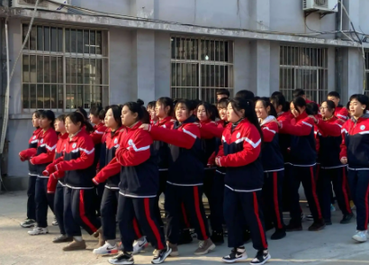 泰安市工商中等專業(yè)學校地址，乘車路線