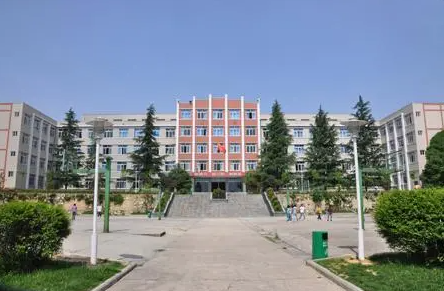 泰州市第二中學(xué)地址，乘車路線