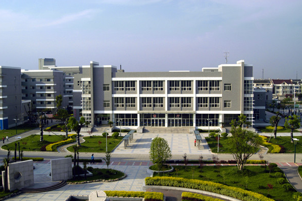 江蘇省靖江高級(jí)中學(xué)歷年招生分?jǐn)?shù)線一覽表(2023參考)