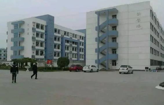 淮安市欽工中學(xué)歷年招生分?jǐn)?shù)線一覽表(2023參考)
