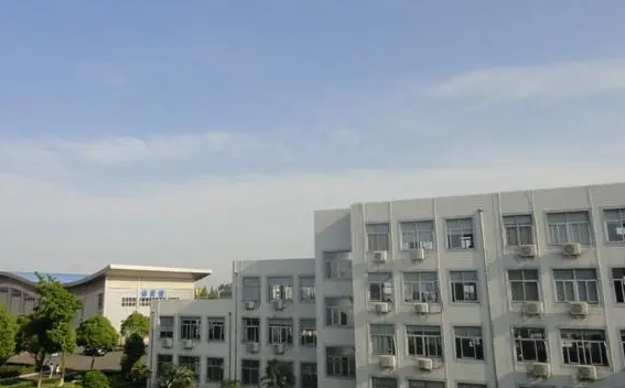 常州市武進(jìn)區(qū)湟里高級(jí)中學(xué)地址，乘車路線