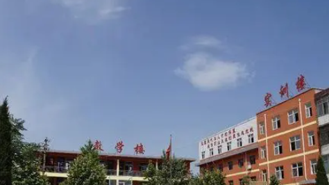 運城市韓韓集團高級職業(yè)中學(xué)地址，乘車路線
