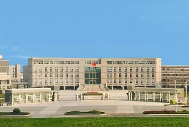 浙江省平湖中學(xué)地址，乘車路線