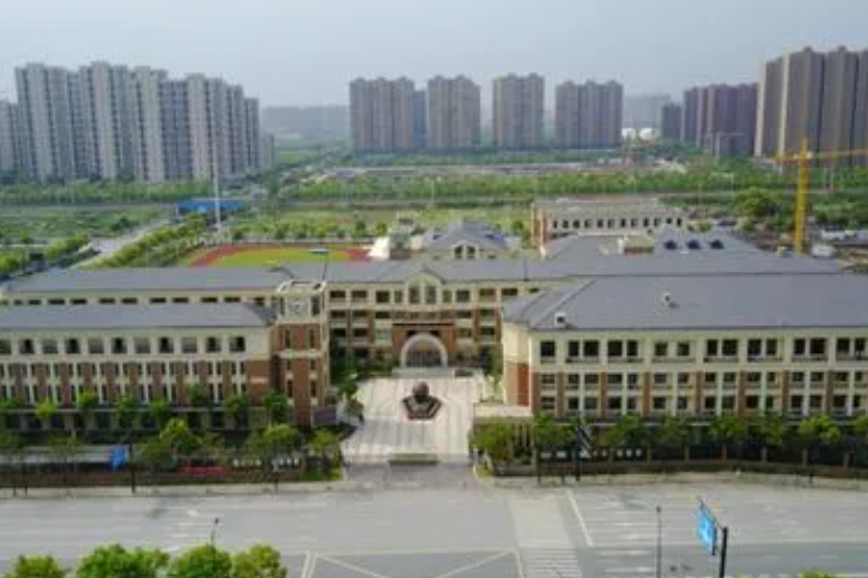 杭州建德育才高級中學地址，乘車路線